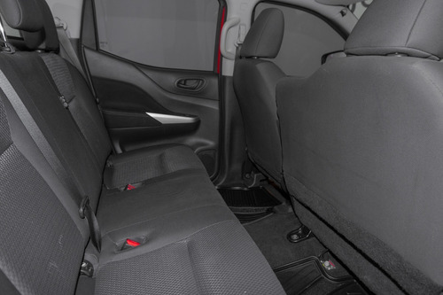 Imagen 12 de 13 de Nissan Np300 Frontier Mt 4x2 Doble Cabina 2021