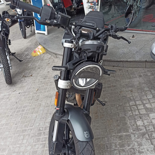 Husqvarna Svartpilen 401 Excelente Estado - Domingo Torre