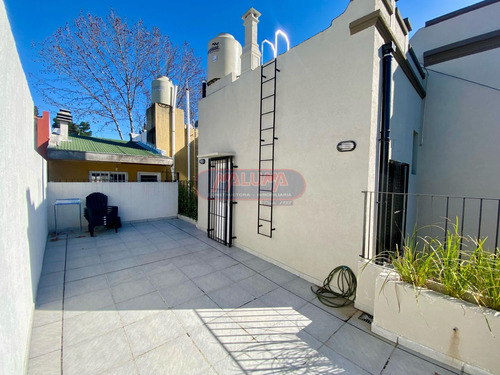 Casa En Venta En Liniers