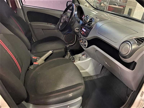 Imagem 11 de 15 de Fiat Palio Sporting 1.6 16v Flex 4p. Mec. 2015