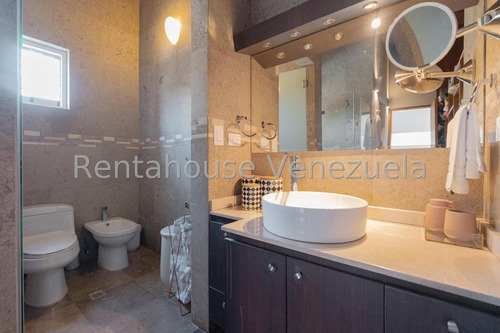Hermosa Casa De 1 Nivel En Venta Ubicada En La Lagunita Country Club 25-7758