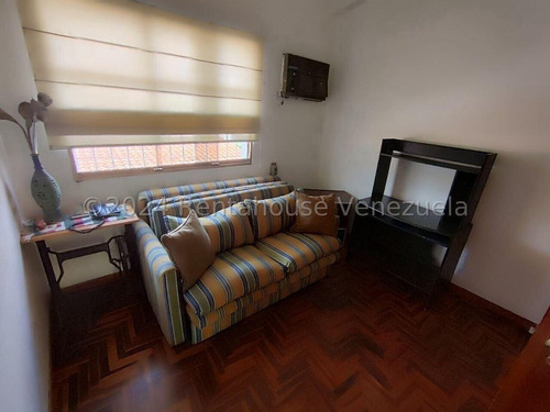 Juan Carlos González. Renta House Carabobo Vende Hermosa Casa Urb. Trigal Norte Valencia Mls #24-28944 Rah/jcg.