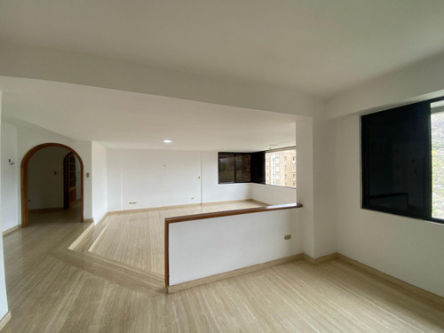 Apartamento En Venta Los Naranjos Conj Res La Pradera