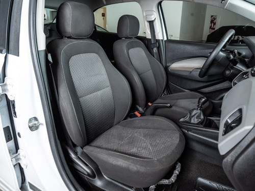 Imagen 15 de 16 de Chevrolet Onix Joy 1.4n Ls 2019 (mau)