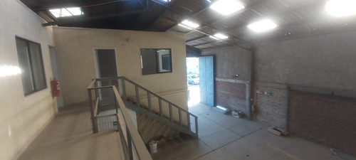 Amplia Bodega Industrial Con Oficinas Para Tus Operaciones