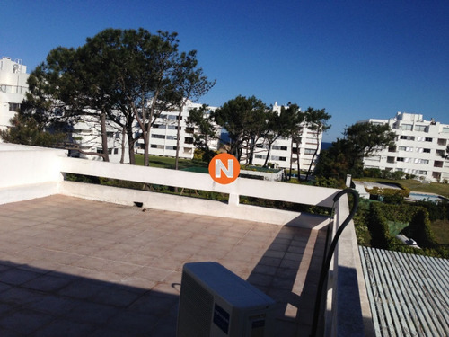 Casa En Venta, Rincón Del Indio, Punta Del Este, 4 Dormitorios.- Ref: 208745