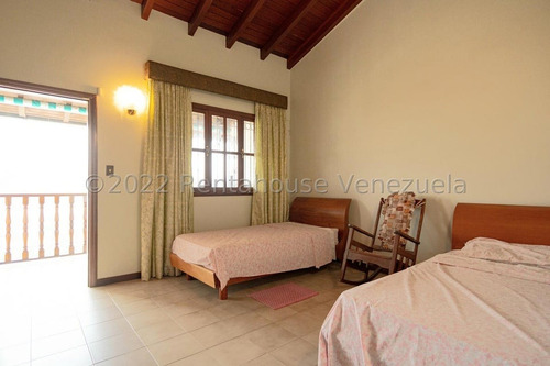 Exclusiva Casa En Venta Ubicada En Los Naranjos Del Cafetal 25-17320