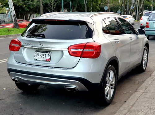 Imagen 8 de 15 de Mercedes Benz Gla 200 2017 Cgi Sport 1.6t Factura De Agencia