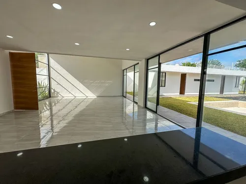 Venta De Casa Con Terreno De 1000 M2 En San Pedro Cholul | Dentro De Mérida