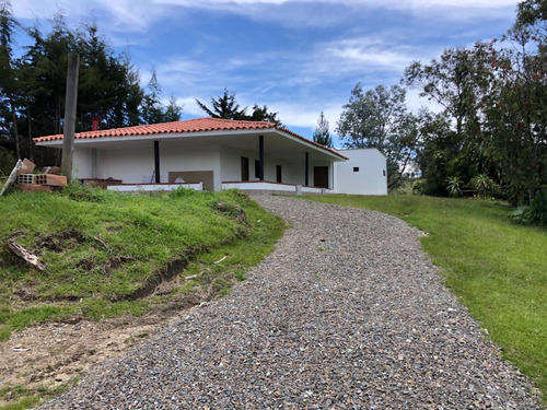 Linda Finca En Venta Nueva En San Vicente