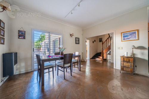 Venta Casa 6 Ambientes Con Pileta, Quincho Y Cochera En Olivos, Acepta Permuta