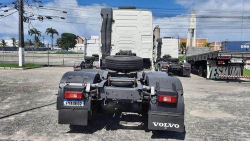 Imagem 4 de 9 de Volvo Globetroter Fh460 6x2 Mola Branco Revisado Selectrucks
