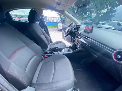 Mazda 2 1.5 Touring Carbon Edition