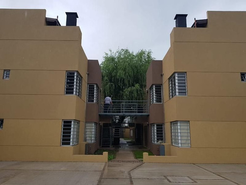 Imagen 3 de 10 de Departamento En Venta En José C Paz