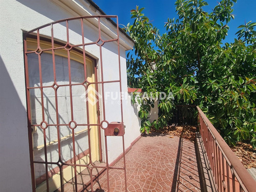 Casa En Venta De 5 Dorm. En Ñuñoa