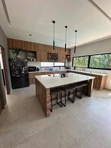 Residencia En Rancho De Cortes