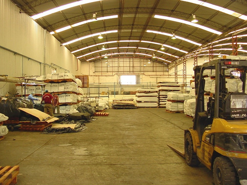Galpon En Venta De 13.500 M2 Totales De Los Cuales 7.120 M2 Son Cubiertos - Parque Industrial De Lanus