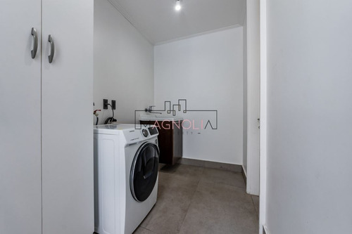 Casa En Venta De 5 Dorm. En Lo Barnechea
