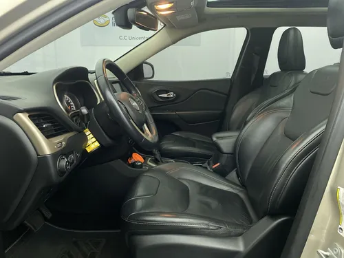 Jeep Cherokee 3.2 Longitude Plus