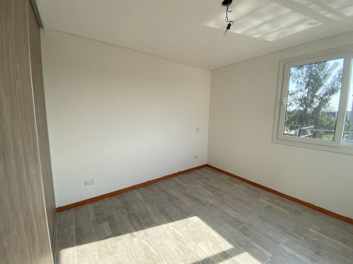 Imagen 9 de 30 de Brisas De Adrogué - Casa A Estrenar