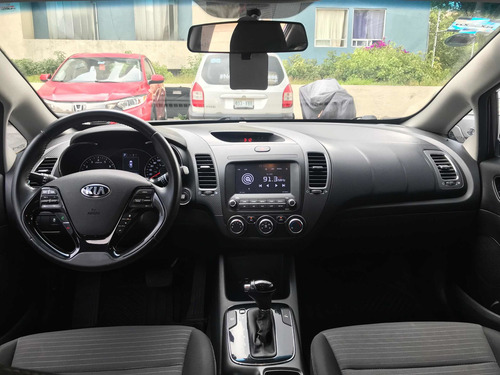 Imagen 13 de 14 de Kia Forte 2.0 Hb Ex At 2018