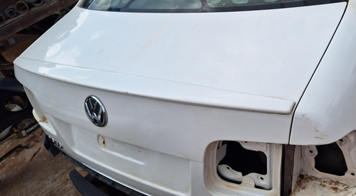 Tampa Porta Malas Vw Polo Sedan 04-14 Com Aerofólio Original (Usado)