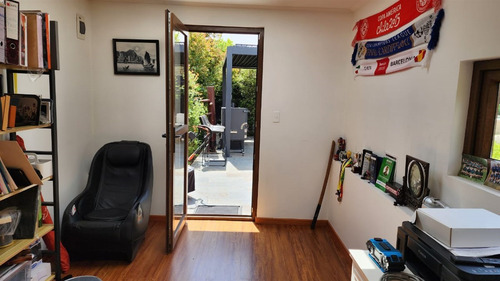 Casa En Arriendo Amoblada De 5 Dorm. En Colina