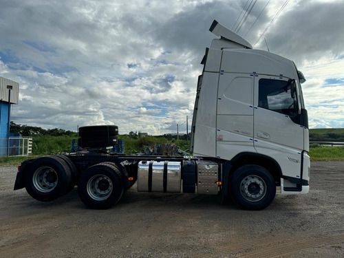 Volvo Fh460 A6x2, Ano: 2022 - Globetrotter