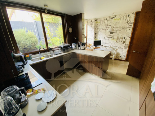 Hermosa Casa Amoblada 5d 3b + Servicio Quincho Piscina