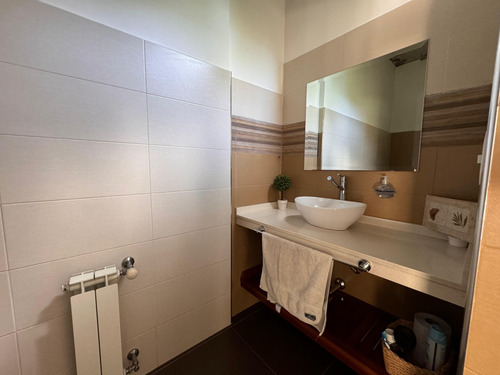 Casa 5 Ambientes Estilo Moderno - Parque Leloir