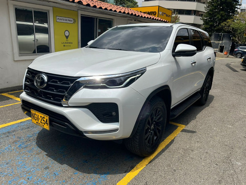 Toyota Fortuner 2.8 Srv