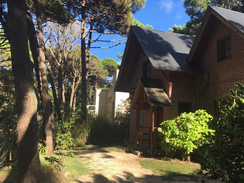 Chalet En Zona Norte De Pinamar, 3 Dormitorios + Dependencia