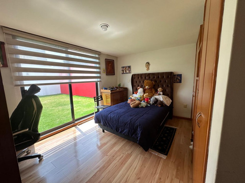 Casa En Venta En Metepec, Amplió Jardín, Fraccionamiento Con Vigilancia 24 Hrs A 45 Min De Sta Fe.