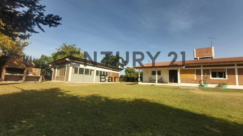 Imagen 4 de 26 de Se Vende Hermosa Casa Con Gran Terreno Lujan Perdriel