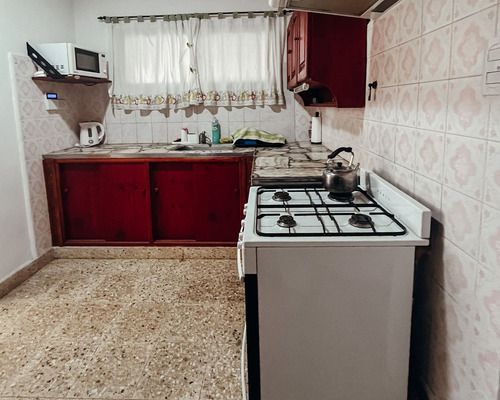 Casa De Dos Dormitorios En Jeppener, Brandsen