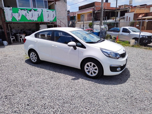 Imagen 5 de 12 de Kia Rio 2017 1.6 Lx Sedan Mt