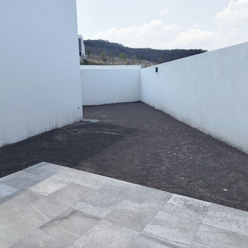 Casas En Venta En El Condado, Jardín, 3 Recamaras, Una En Pb, De Lujo !