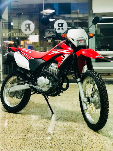Imagen 2 de 8 de Honda Xr 250 Tornado--0 Km - Agencia Y Servicio Oficial