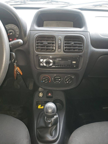Imagem 4 de 8 de Renault Clio 1.0 Authentique 16v Flex 4p Manual