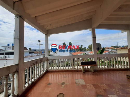 Imagen 10 de 15 de Re/max Vende Casa En Chichiriviche Dos Pisos A 3 Cuadras Del Hotel Mario.