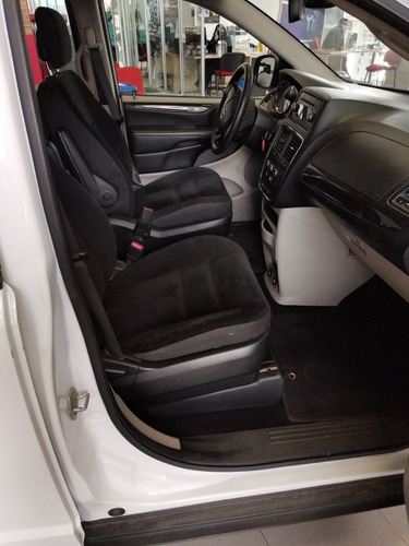 Imagen 7 de 13 de Dodge Grand Caravan 2019 3.7 Se At
