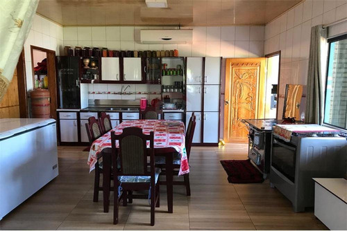 Vendo Residencia En María Auxiliadora, A Una Cuadra De La Ruta Sexta: 6 Habitaciones Y 2 Baños