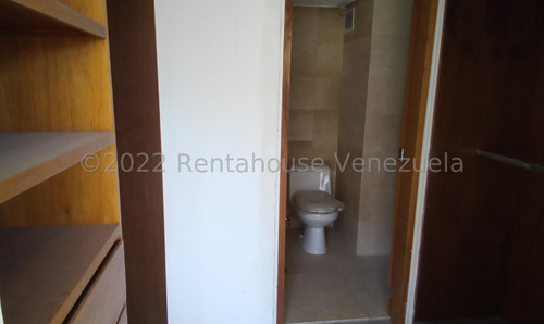 Ss: Vende Apartamento 23-15207 En Lomas De Las Mercedes De 205 M2, 3h/4b/4pe