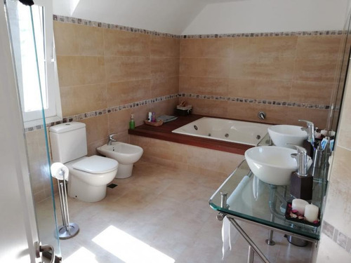 Venta Casa 4 Dormitorios Barrio Privado