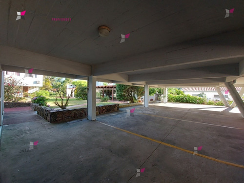 Muy Lindo Apartamento En Venta A Metros De La Playa - Ref: 9486