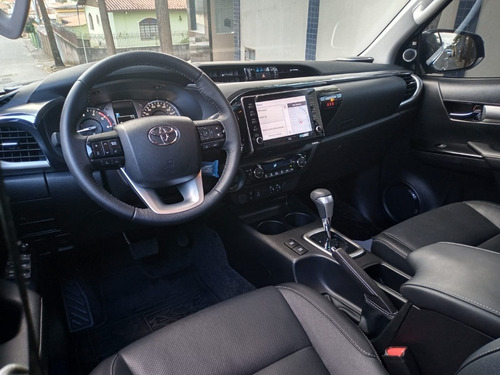Imagem 7 de 10 de Hilux Srx Cab Dupla 4x4 Automatica