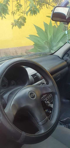 Imagem 4 de 7 de Chevrolet Corsa Classic 2006 1.0 Life 4p Gasolina
