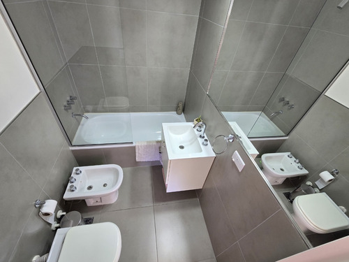 Dueño Vende Departamento 3 Ambiente C/ Cochera - Al Frente Con Orientación Norte