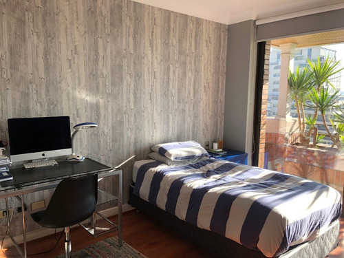 Imagen 9 de 24 de Gran Departamento En Las Condes - Calle Muy Tranquila
