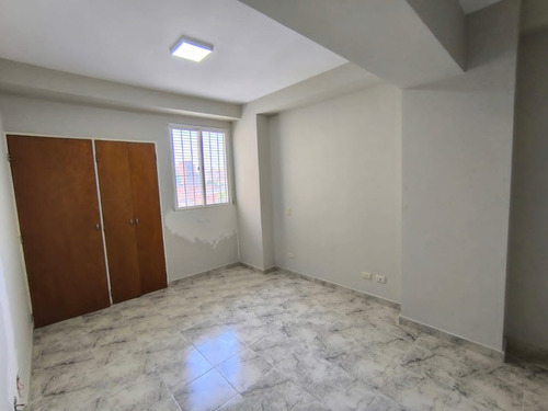 Josseyris Jimenez Vende Apartamento En Mañongo Res Puerta Real 1